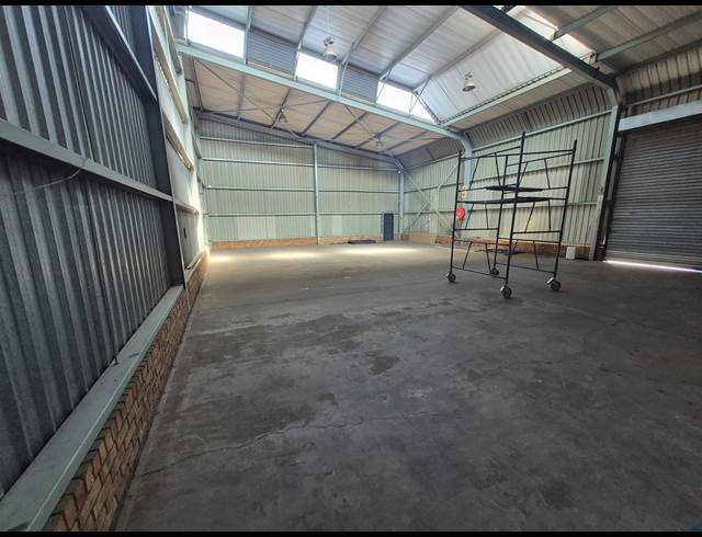 400M² FACTORY TO LET IN BENROSE