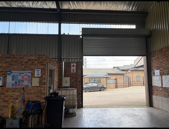 150M² WAREHOUSE TO LET IN ALBERTON NORTH