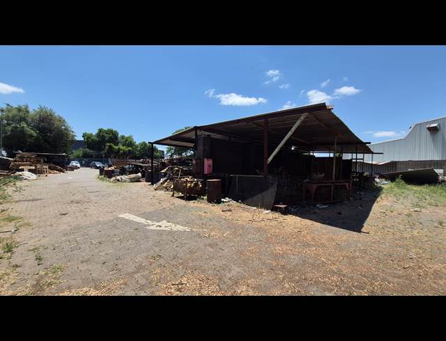 250M² INDUSTRIAL YARD TO LET IN APEX