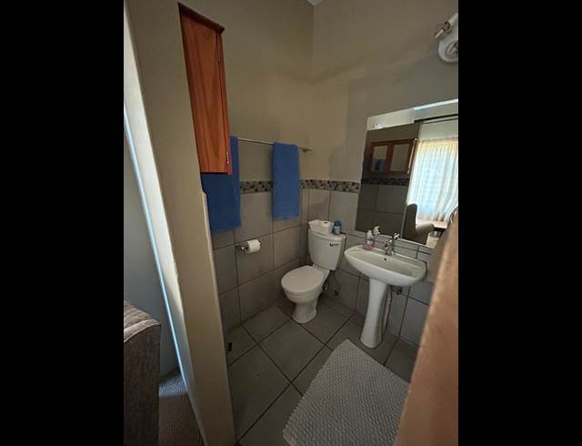1 BEDROOM FLAT TO LET IN SCHOEMANSVILLE