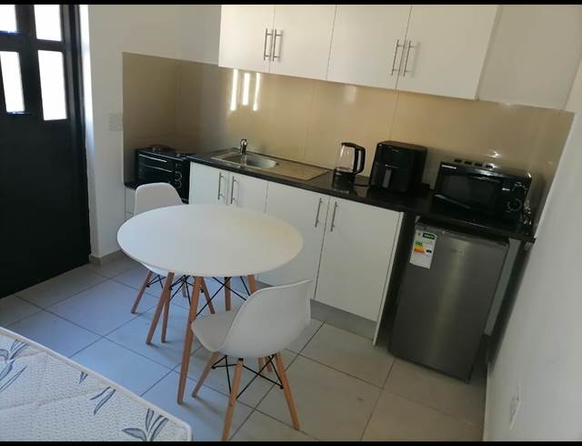1 BEDROOM APARTMENT TO LET IN FLAMINGO VLEI