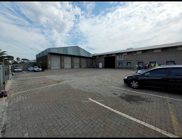 3,260M² WAREHOUSE TO LET IN KILLARNEY GARDENS