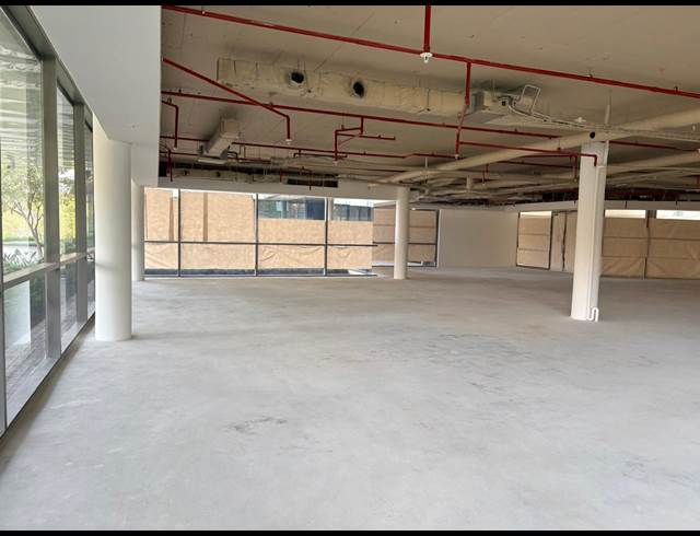 510M² OFFICE TO LET IN WATERFALL
