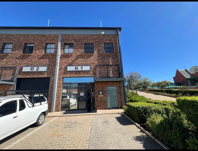 100M² WAREHOUSE TO LET IN HIGHVELD