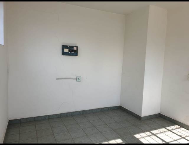 75M² OFFICE TO LET IN ELECTRON