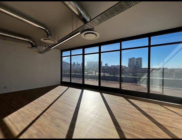 824M² OFFICE TO LET IN WOODSTOCK