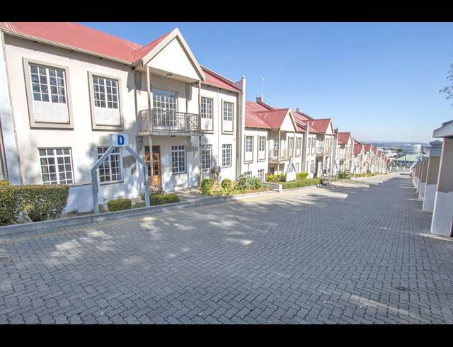 1,051M² OFFICE TO LET IN HALFWAY HOUSE