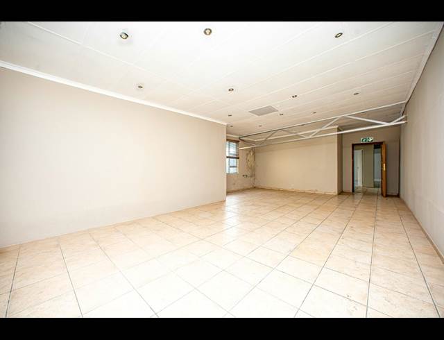 1,500M² WAREHOUSE TO LET IN WYNBERG