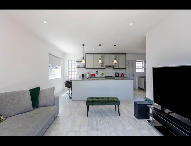 2 BEDROOM FREESTANDING RENTED IN MUIZENBERG