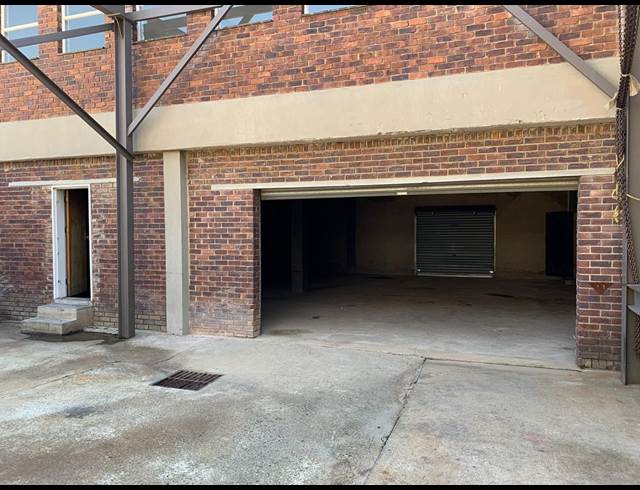 150M² WAREHOUSE TO LET IN STRIJDOMPARK