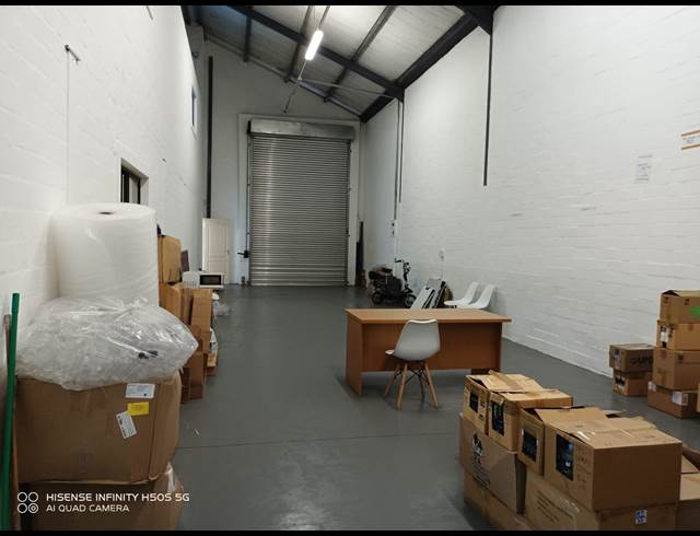 294M² WAREHOUSE RENTED IN CAPRICORN