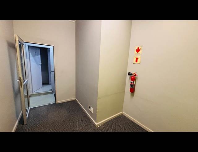 200M² BUILDING TO LET IN KRUGERSDORP CENTRAL