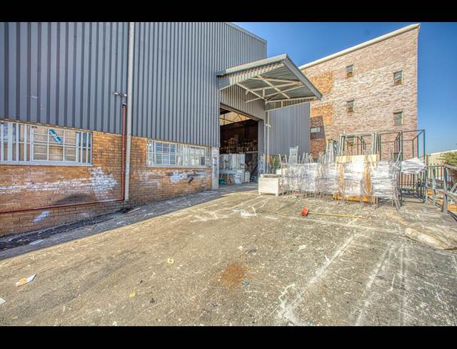 1,420M² WAREHOUSE TO LET IN WYNBERG