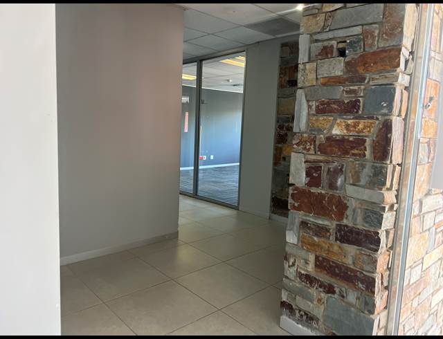 241M² OFFICE TO LET IN ILLOVO