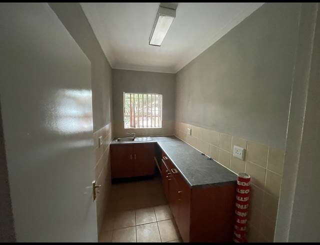 77M² OFFICE RENTED IN BARTLETT