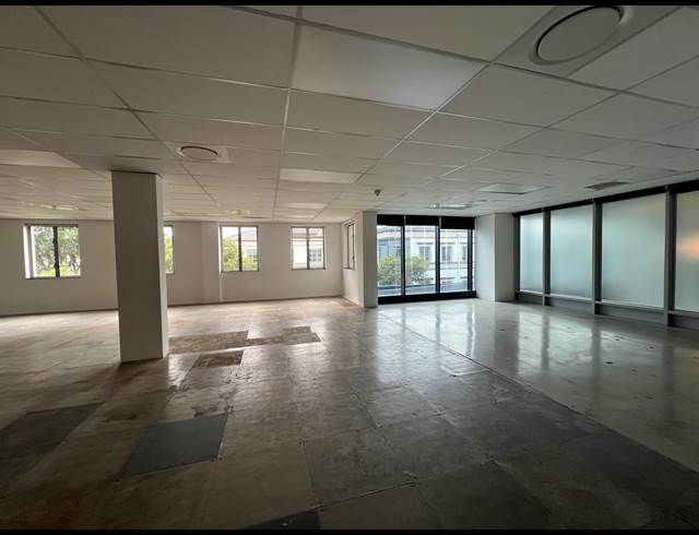 302M² OFFICE TO LET IN SANDHURST