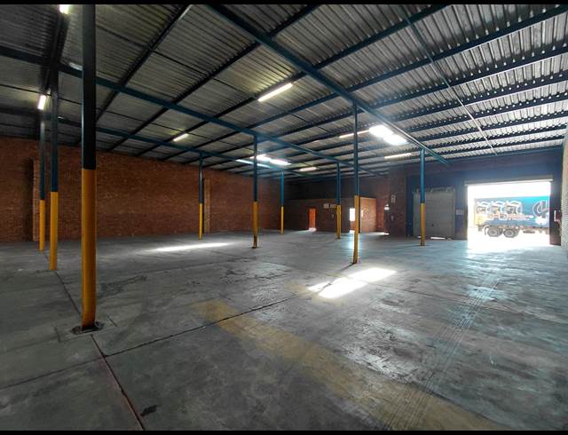 850M² WAREHOUSE TO LET IN POMONA