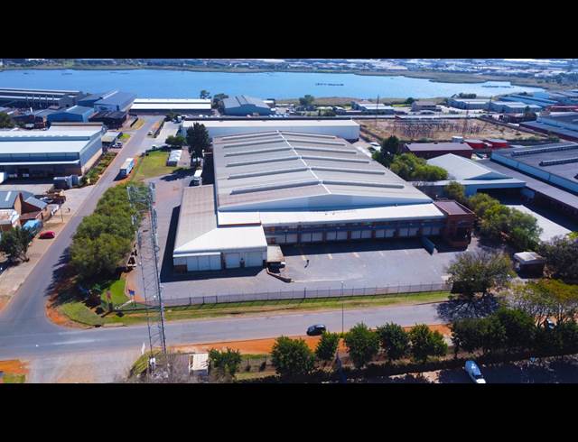 10,786M² WAREHOUSE TO LET IN JET PARK