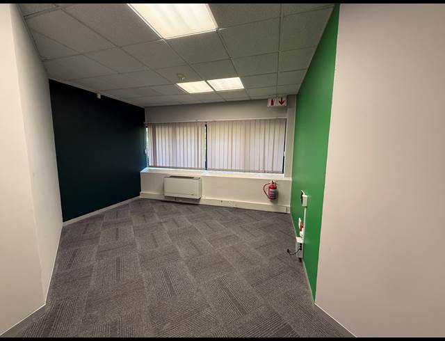 164M² OFFICE TO LET IN PARKTOWN