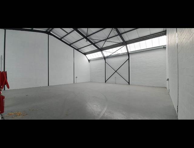 281M² WAREHOUSE TO LET IN AIRPORT INDUSTRIA