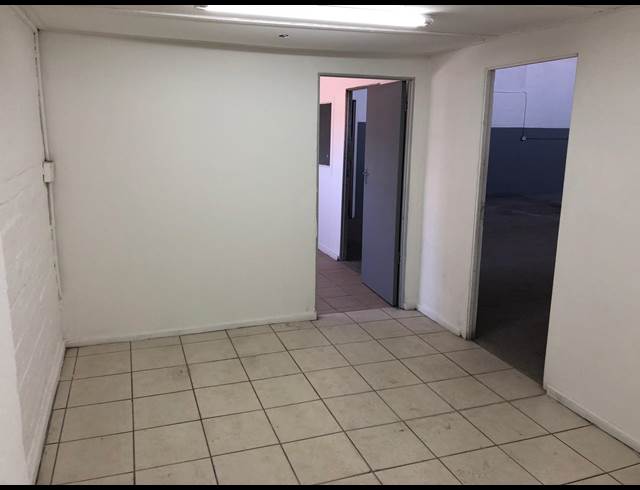 302M² WORKSHOP TO LET IN EPPING INDUSTRIAL