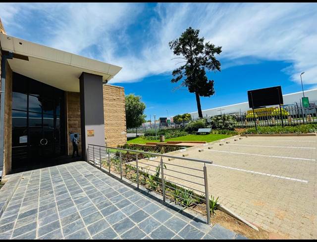 494M² OFFICE TO LET IN RANDJESPARK