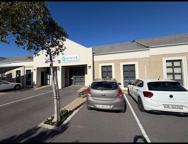 102M² WAREHOUSE TO LET IN MARCONI BEAM INDUSTRIA