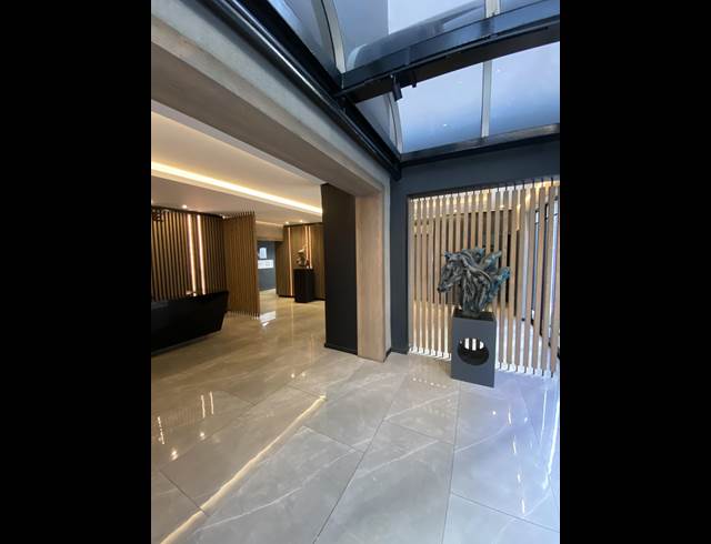 81.30M² OFFICE RENTED IN CLAREMONT