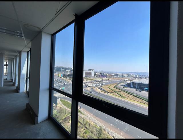 580M² WAREHOUSE TO LET IN VORNA VALLEY