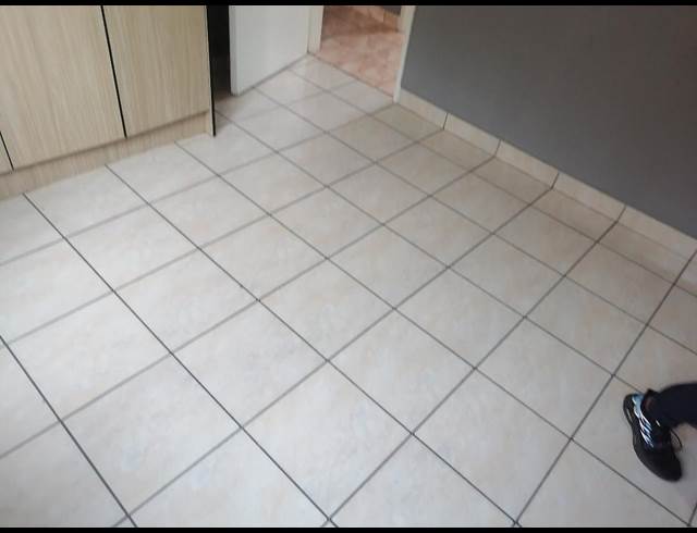 2 bed property to rent in CROWN GARDENS