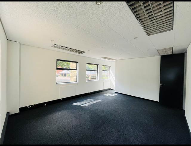 360.20M² OFFICE TO LET IN BRYANSTON