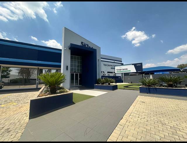 2,526M² SHOWROOM TO LET IN RANDJESPARK