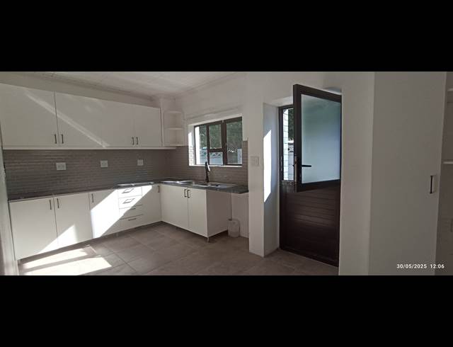 3 bed property to rent in ROUX PARK