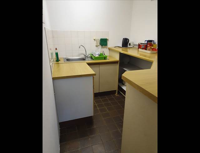28M² OFFICE TO LET IN RANDJESPARK