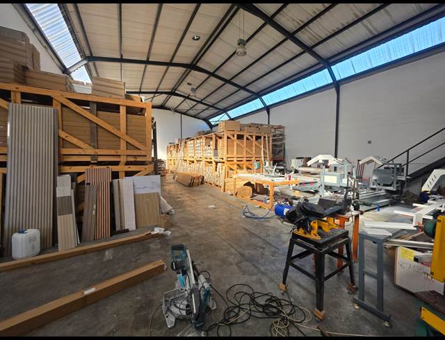 420M² WAREHOUSE TO LET IN MARCONI BEAM INDUSTRIA