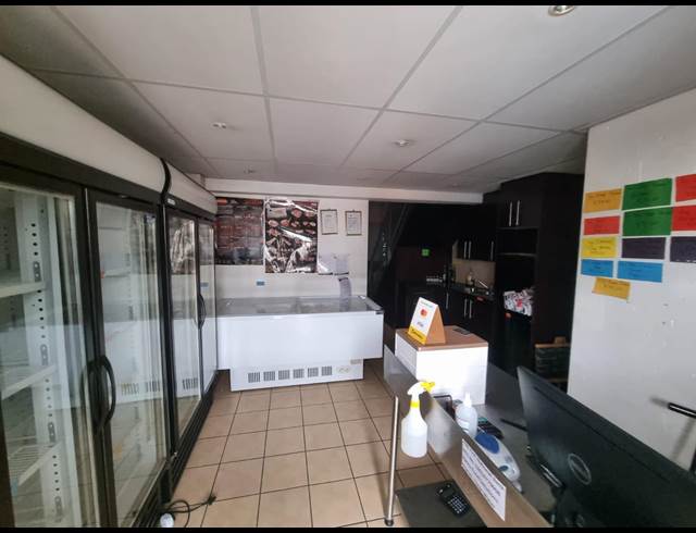 198M² WAREHOUSE TO LET IN CITY DEEP
