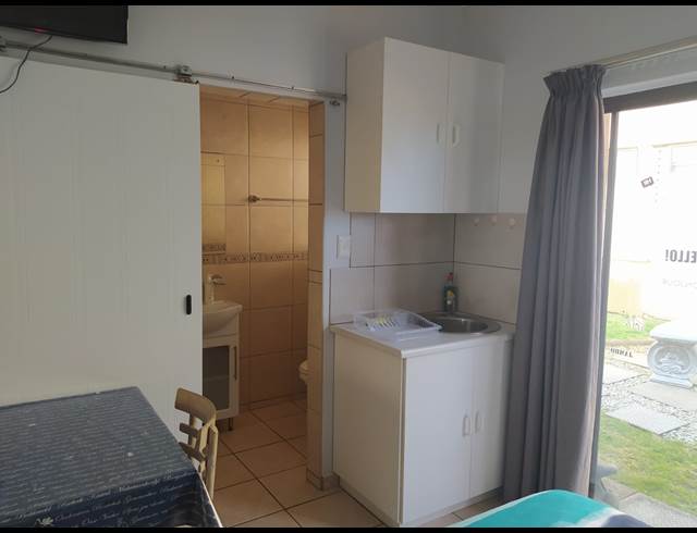 1 BEDROOM STUDIO APARTMENT TO LET IN HEUNINGKLOOF