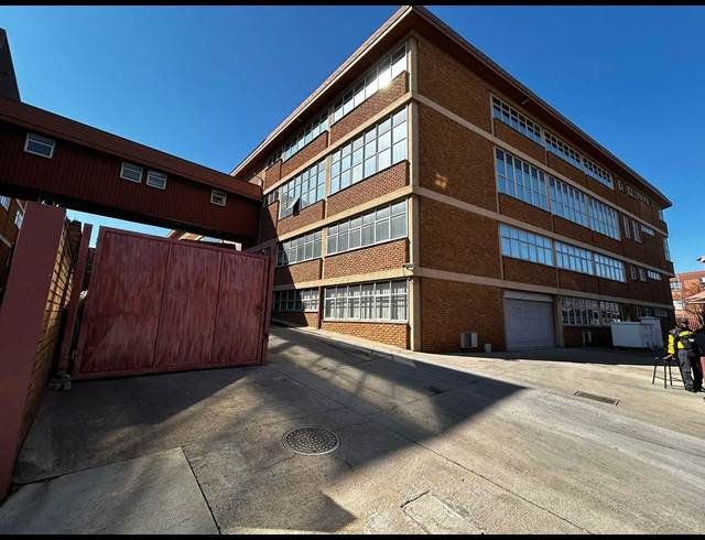 2,082M² WAREHOUSE TO LET IN WYNBERG