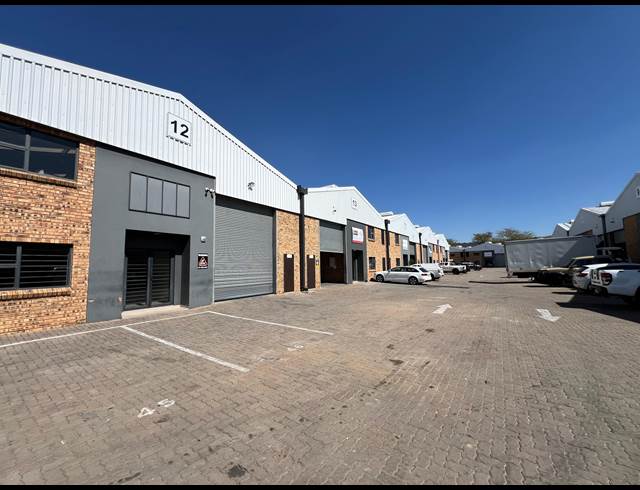 347M² WAREHOUSE TO LET IN STRIJDOMPARK