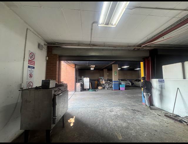 1,200M² WAREHOUSE TO LET IN WYNBERG