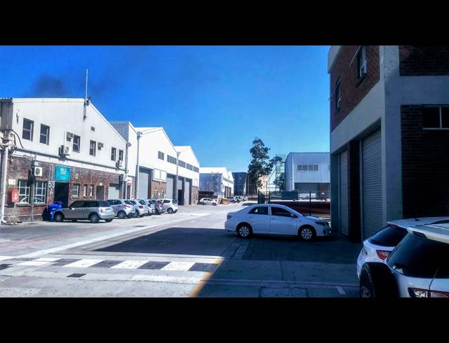 1,025M² WAREHOUSE TO LET IN BELLVILLE SOUTH INDUSTRIA