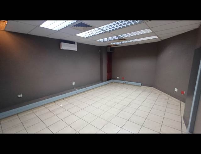 500M² WAREHOUSE TO LET IN VINTONIA