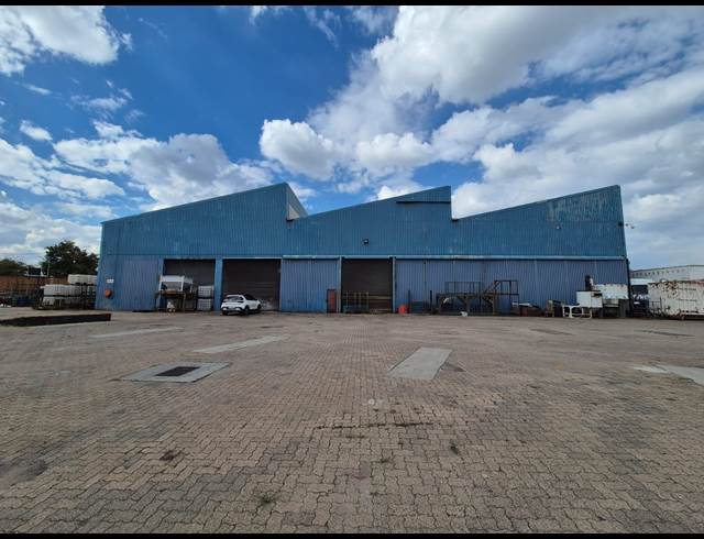 3,500M² WAREHOUSE TO LET IN WADEVILLE