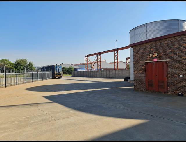 6,189M² WAREHOUSE TO LET IN ROODEKOP