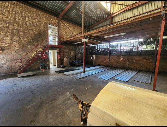 300M² WAREHOUSE TO LET IN WADEVILLE