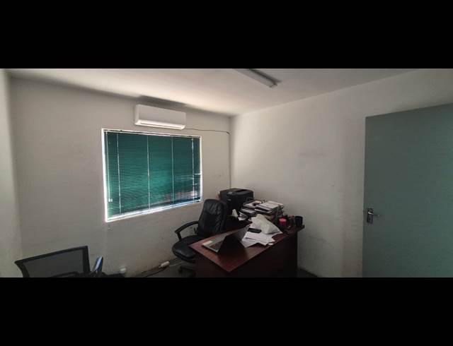 264M² WAREHOUSE TO LET IN ANDERBOLT