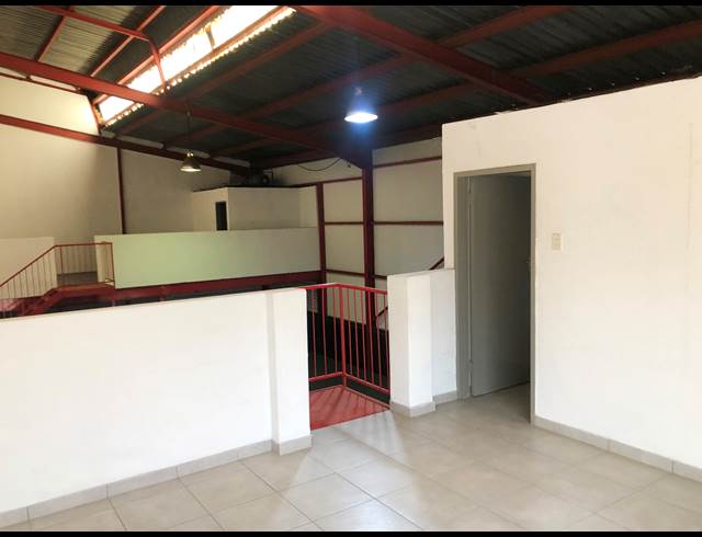 262M² FACTORY TO LET IN JET PARK