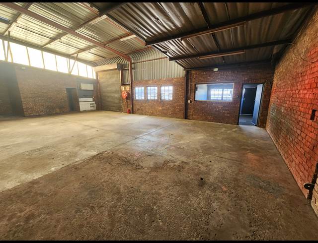 196M² WAREHOUSE TO LET IN WADEVILLE