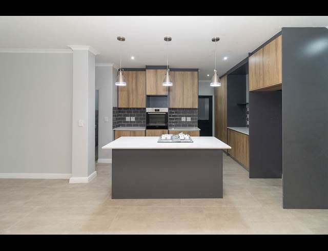 4 BEDROOM HOUSE TO LET IN SANDOWN