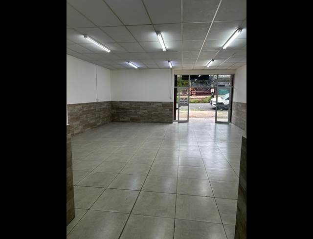 90M² OFFICE TO LET IN WHITE RIVER CENTRAL